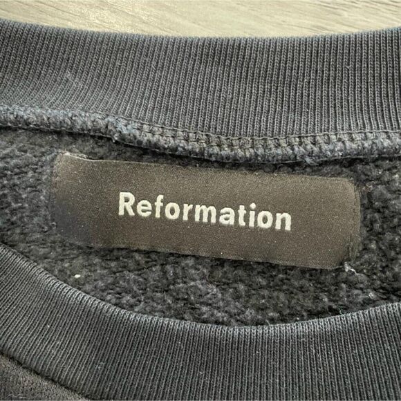 Reformation Sweatshirt Women's XS Hunter Cropped Pullover Long Sleeve Top Black - Picture 3 of 11